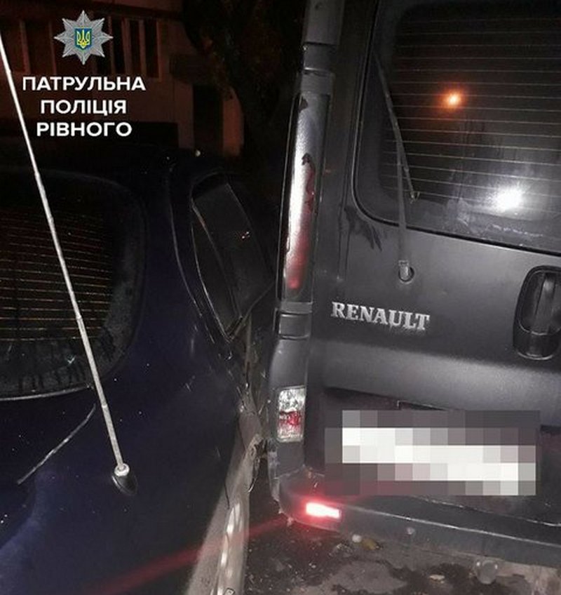 В Ровно пытались линчевать пьяную водительницу, протаранившую четыре автомашины 5