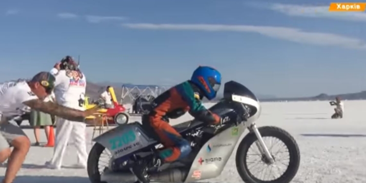 Собранный любителями вручную байк прославил Украину на весь мир