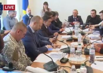 Савченко и Береза поругались из-за Донбасса