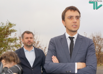 Министр инфраструктуры Омелян – о совещании в Николаевском морпорту, отношениях с “НИБУЛОНом” и перспективах ж-д вокзала
