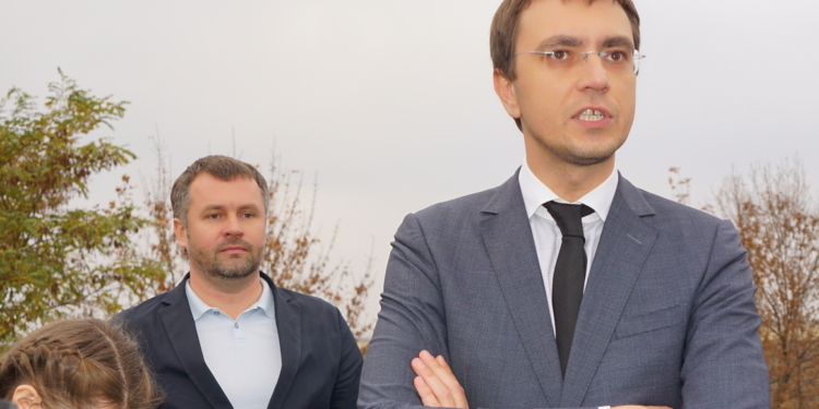 Министр инфраструктуры Омелян – о совещании в Николаевском морпорту, отношениях с “НИБУЛОНом” и перспективах ж-д вокзала