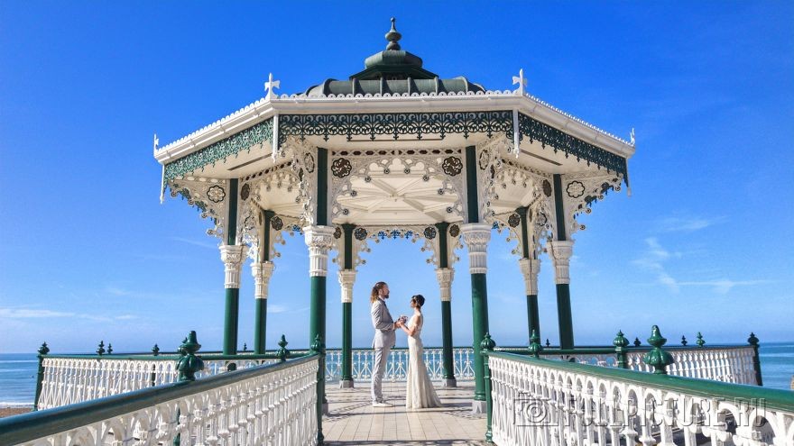 Привычка жениться: Гепард и Риан Платт заключили брак 100 раз в 30 странах мира 1