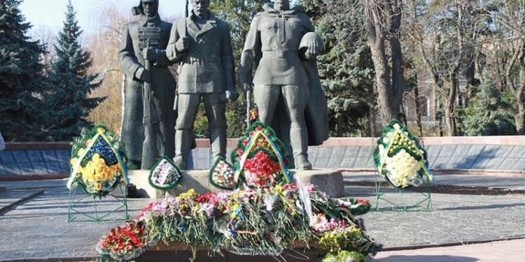 Украина празднует 73-ю годовщину освобождения от нацистских захватчиков