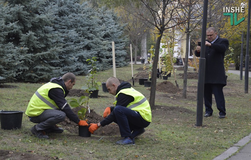 "Подарок городу": в Николаевском сквере им.68 десантников высадили магнолии от Вадима Сердцева 2