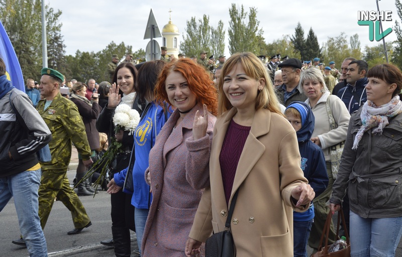 Тысячи николаевцев вышли на парад ко Дню защитника Украины 25