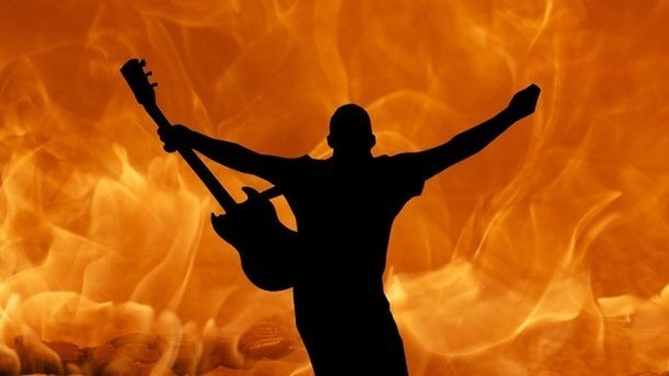 Теперь российским артистам для выступления в Украине нужно будет получать разрешение СБУ по закону