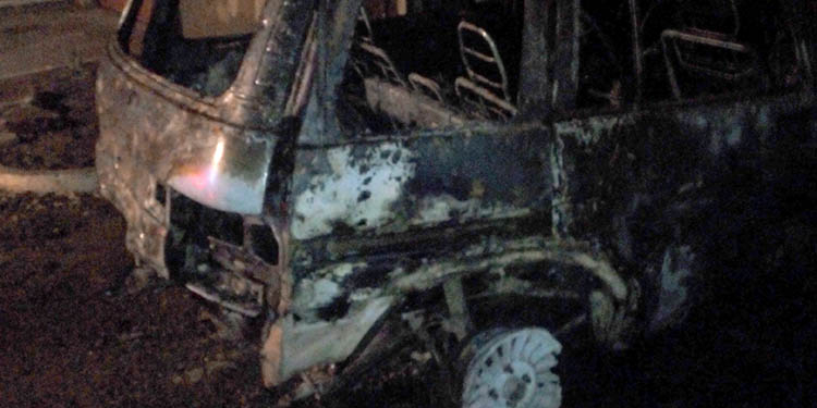 В Первомайском районе пожар в гараже уничтожил автомобиль