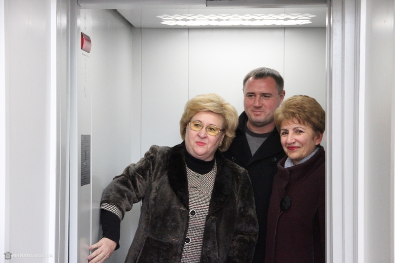 В Николаеве первую школу оборудовали лифтом для детей с особыми потребностями. На очереди - еще две 3