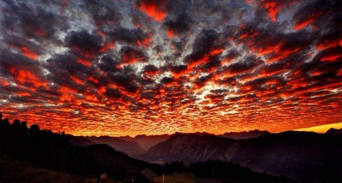 Пугают. Нам снова обещают конец света. Уже через несколько дней