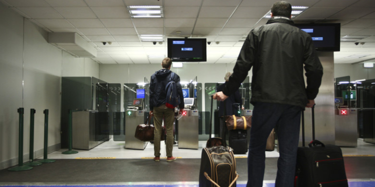 Только один из десяти николаевцев за последние 5 лет был в Европе