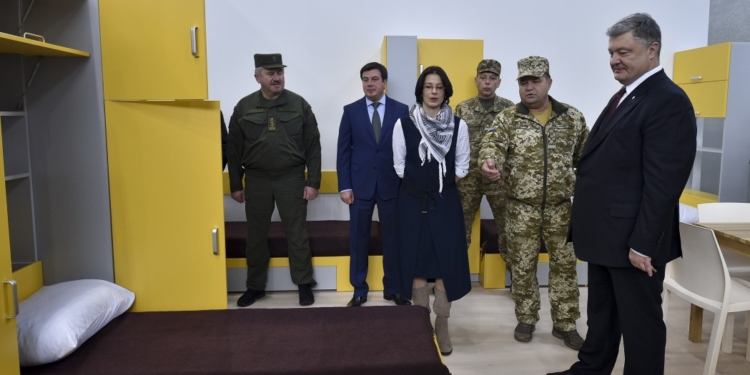 Украина потратит 1 млрд. на строительство общежитий для контрактников