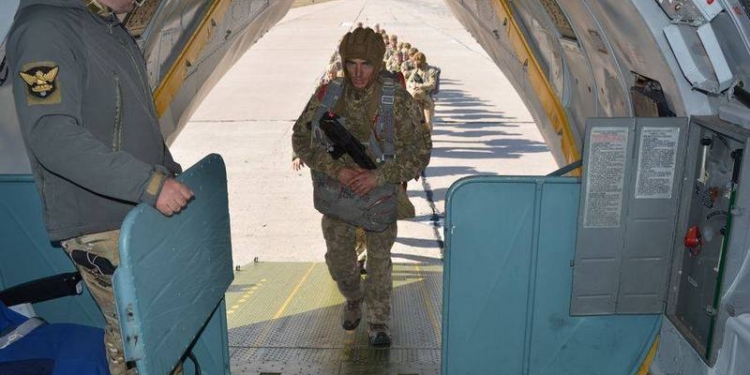 Николаевские десантники продолжают набирать мастерство в прыжках с парашютом