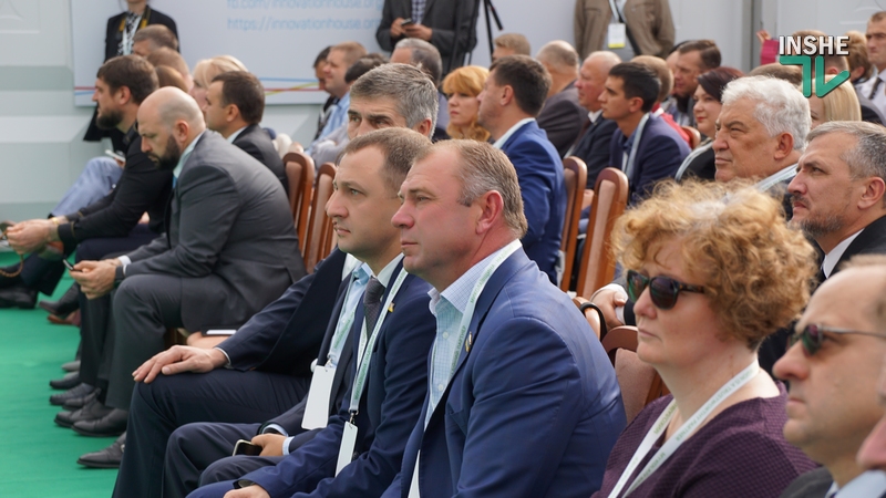 Главу АМПУ Вецкаганса на инвестфоруме в Николаеве встретили претензиями 15