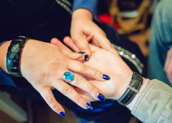 Воровка с «изюминкой»: в Николаеве поймали молодую преступницу, прикидывающуюся «гадалкой»