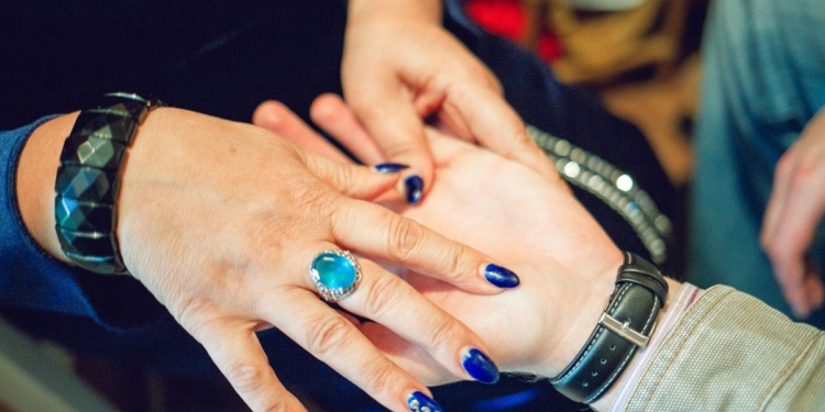 Воровка с «изюминкой»: в Николаеве поймали молодую преступницу, прикидывающуюся «гадалкой»