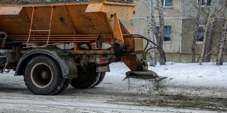 Николаевоблавтодор купил солеразбрасыватель за 4,3 млн.грн. у киевской фирмы