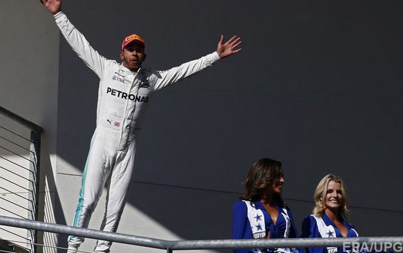 «Формула-1»: Льюис Хэмилтон повторил рекорд Михаэля Шумахера (ВИДЕО) 1