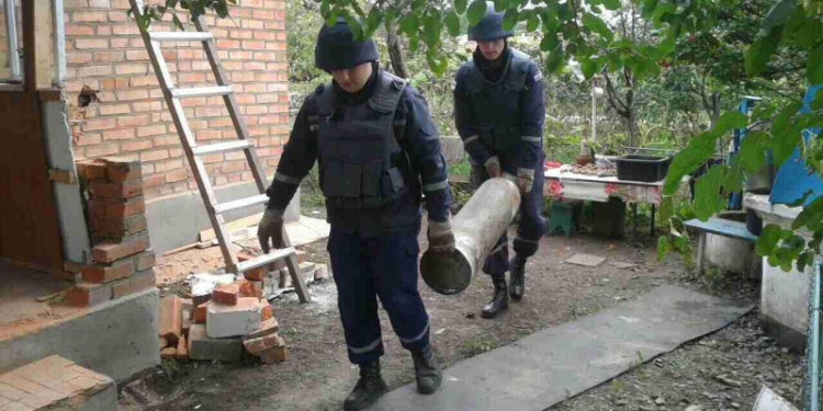 Взрывы под Калиновкой: детонация прекратилась, саперы собрали уже 1000 разлетевшихся боеприпасов