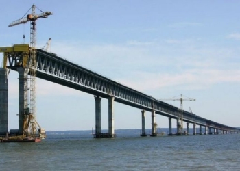 Бердянский морской порт потерял треть грузопотока из-за строительства Керченского моста