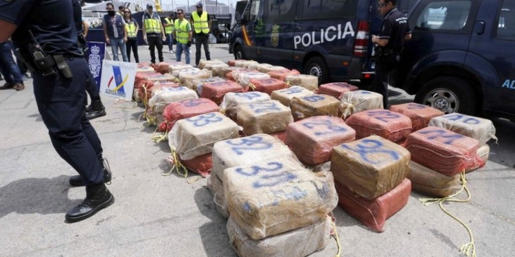 В Испании полиция задержала судно с  4 тоннами кокаина