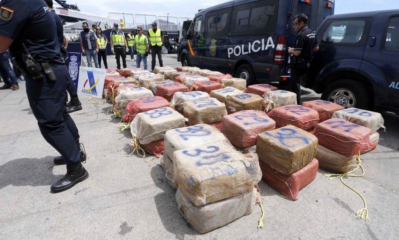В Испании полиция задержала судно с 4 тоннами кокаина 1