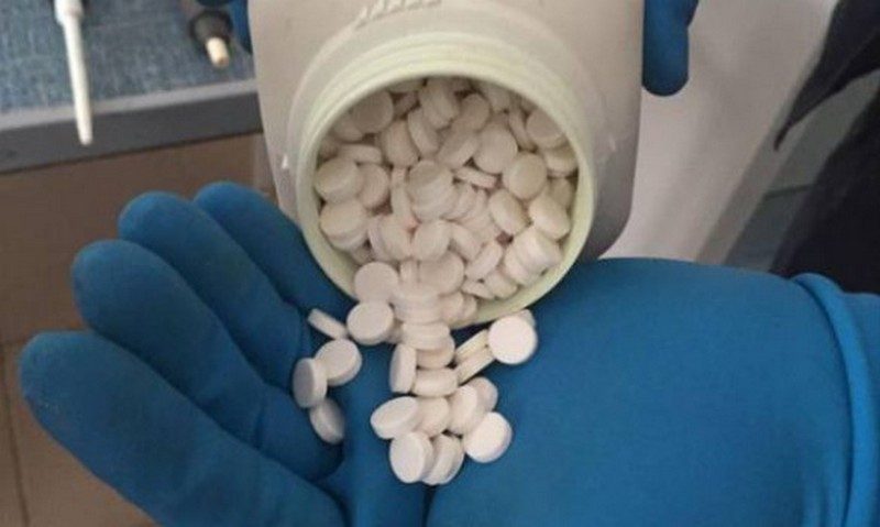 В Ровно 11-летняя девочка выпила 40 таблеток и попала в реанимацию