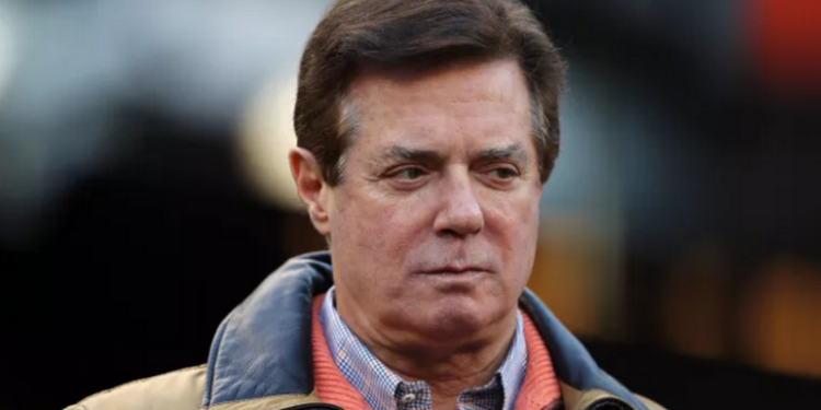 ФБР подозревает, что Манафорт участвовал в отмывании денег для беглого президента Украины Януковича