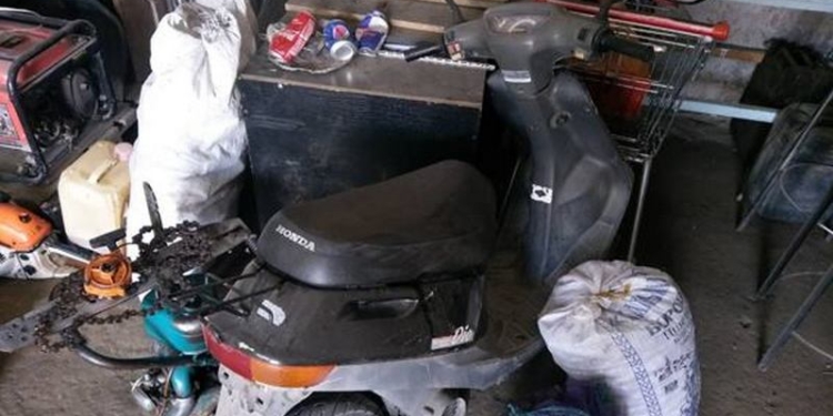 Полицейские задержали молодых парней, которые регулярно воровали мопеды и велосипеды, чтобы доехать на работу в Николаев