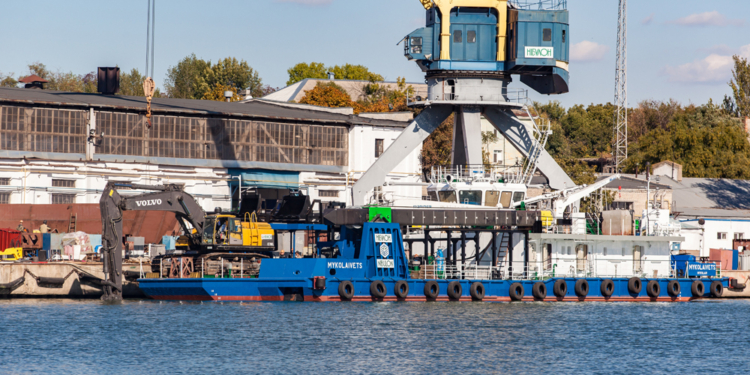 Дноуглубительное судно “НИБУЛОНа” “Николаевец” вернулось с ходовых испытаний
