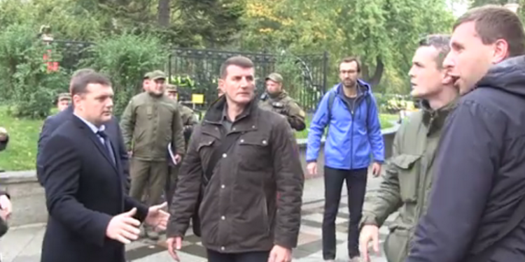 Новый подвиг Парасюка: теперь он пнул начальника УГО Гелетея