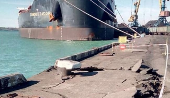 В порту “Южный” грузовое судно таранило причал