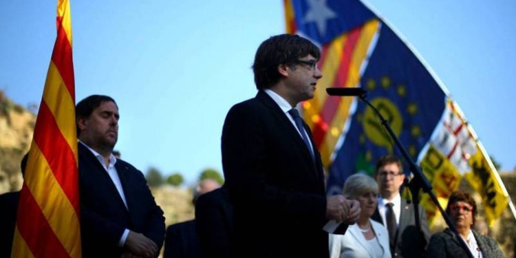 Лидер Каталонии предложил Мадриду двухмесячный диалог, так и не дав ответ относительно “независимости” региона