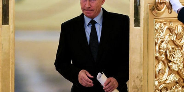 Не иначе инопланетяне: Путин заявил, что кто-то собирает биоматериал российских граждан разных этносов