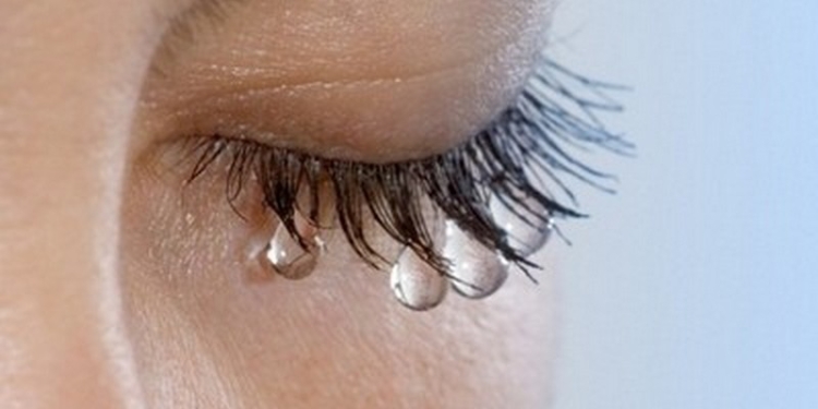 Ученые научились добывать электричество из слез и слюны