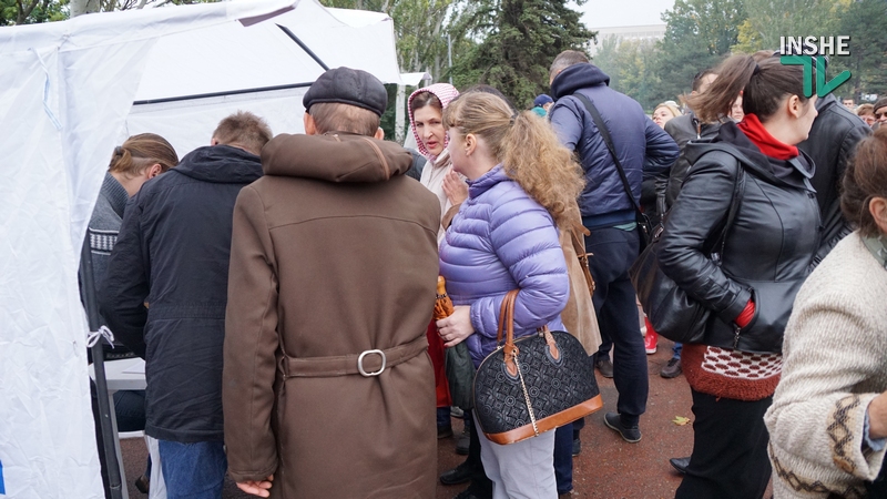 В Николаеве состоялось народное вече сторонников отправленного в отставку мэра: решили отзывать депутатов 15