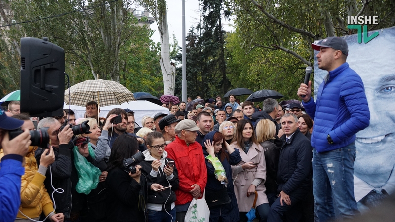 В Николаеве состоялось народное вече сторонников отправленного в отставку мэра: решили отзывать депутатов 7