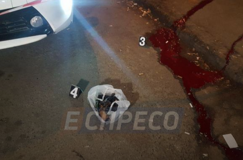 В Киеве на остановке застрелился мужчина 1