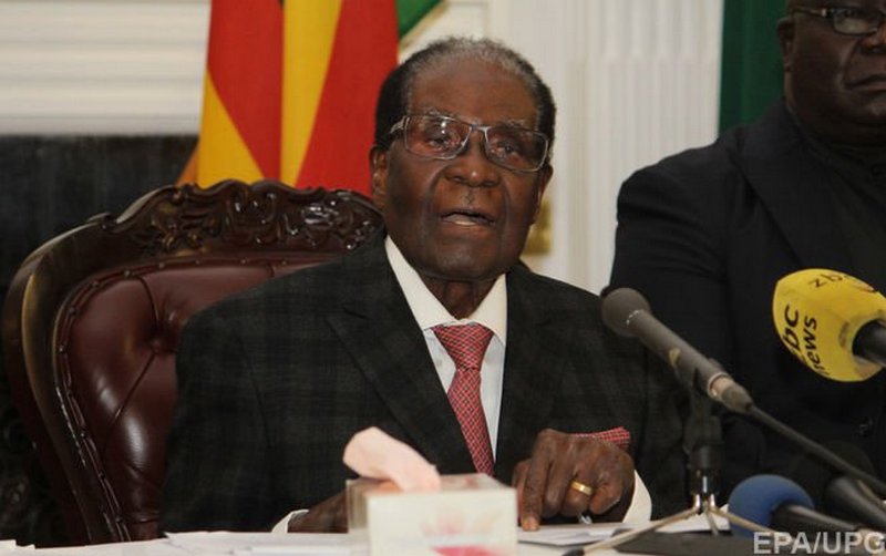Президент Зимбабве подал в отставку - в столице страны началось народное веселье 25