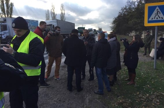 Жители окрестных сел разблокировали трассу “Николаев-Одесса”