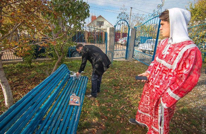 Синтез технологии и веры против преступности: село под Одессой облетела на квадрокоптере икона Божье матери 10