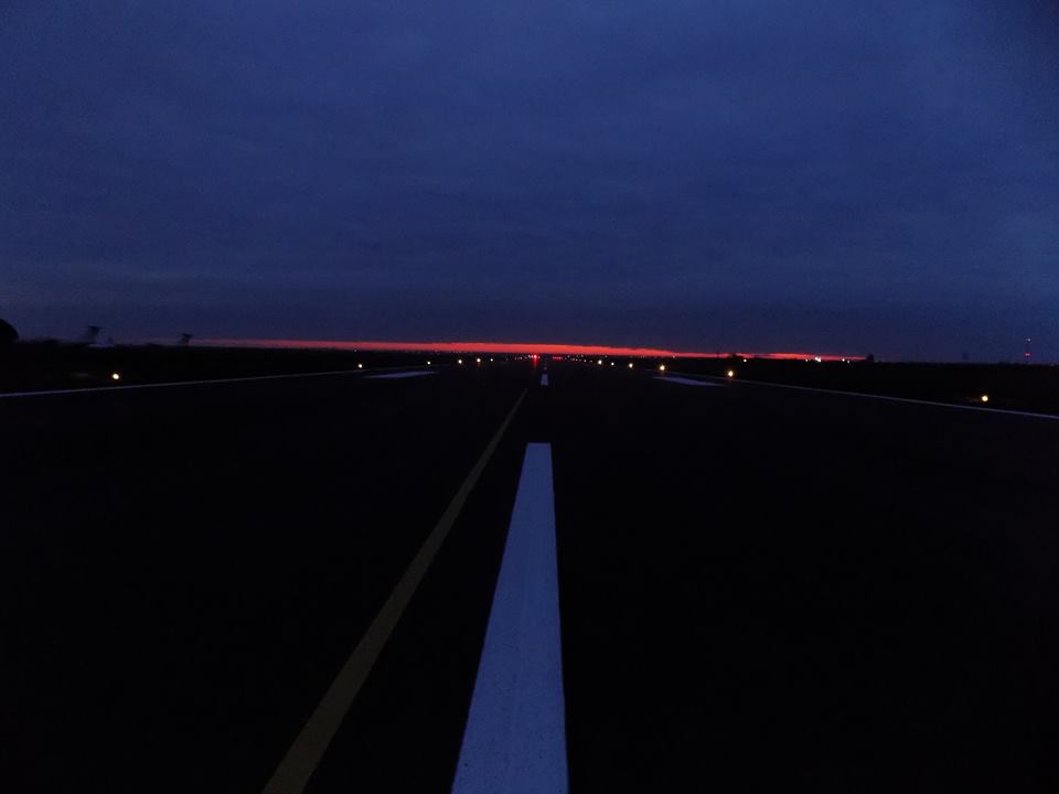 В Николаевском аэропорту возобновили работу светосигнального оборудования взлетно-посадочной полосы 1