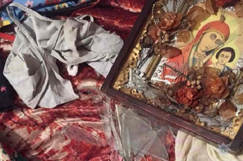 Житель Днепра под воздействием наркотиков едва не забил до смерти свою бабушку иконой 5