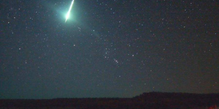 В одном из городов штата Аризона метеорит осветил весь город