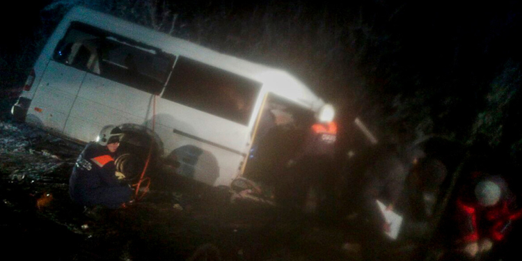 Жуткое ДТП в России: грузовик врезался в маршрутку – 15 погибших, среди них есть дети