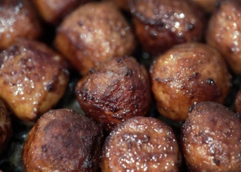 В Швеции перевернулся грузовик с 20 тоннами фрикаделек, который ехал дозагрузиться картофелем