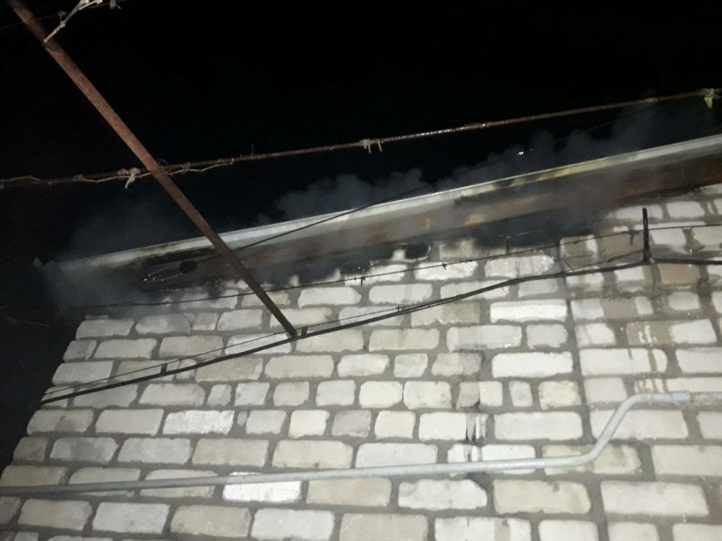 В Терновке горела крыша жилого дома – николаевские спасатели успели вовремя 1