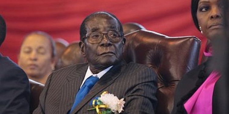 Горячая Зимбабве: президент с женой сбежал, его сместили с поста лидера правящей партии – народ это приветствует танцами