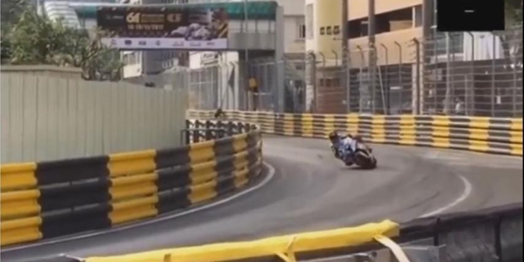 Жизнь яркая, но, увы, недолгая: британский гонщик Даниэль Хегарти разбился на шестом круге мотогонки в Макао