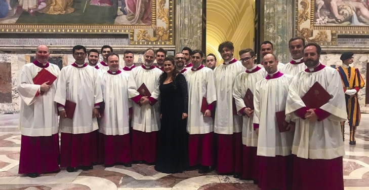 Впервые: под сводами Синкстинской капеллы спела женщина