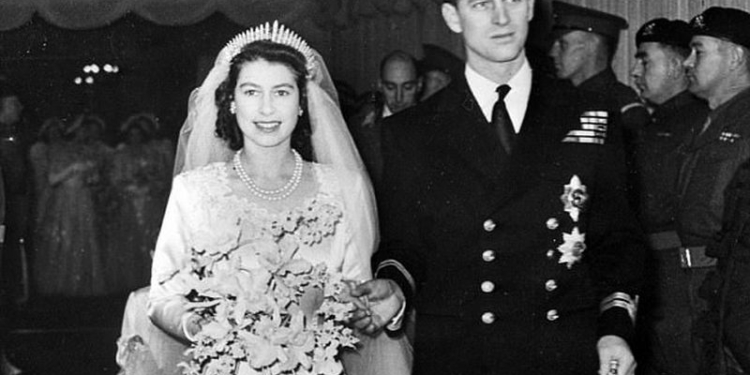 Каково это – 70 лет вместе? В честь платиновой свадьбы королевской четы Великобритании опубликовано трогательное видео